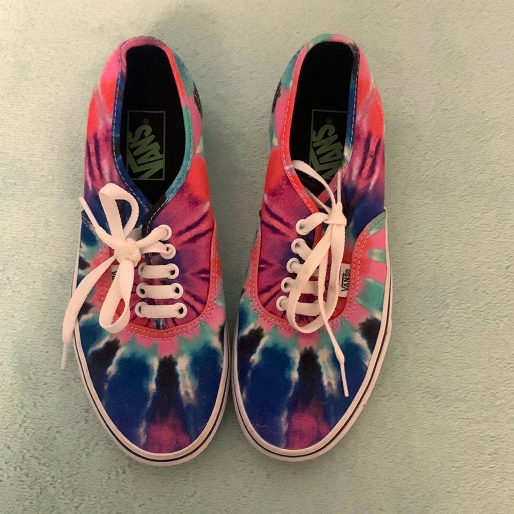 Tie-dye Style Low Top Vans